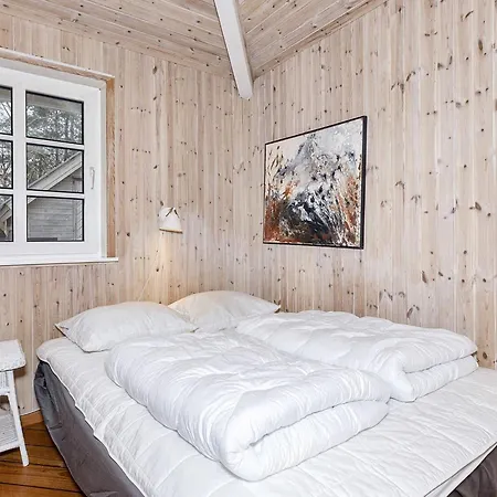 4 Person In Thisted-by Traum