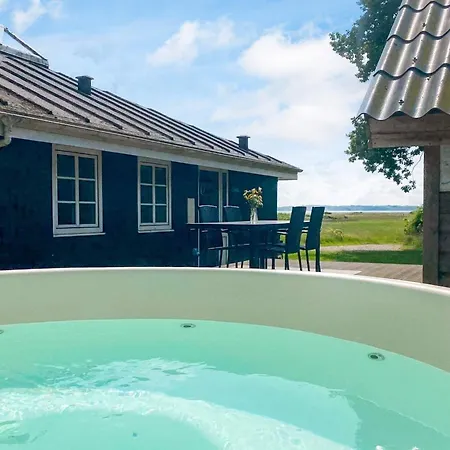 4 Person In Thisted-by Traum *